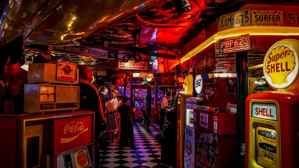 Les bars à jeux à paris : divertissement et convivialité assurés